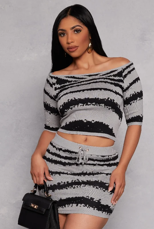 women's tops for those who appreciate subtle and muted tonesPrinted Off the Shoulder Crop Top