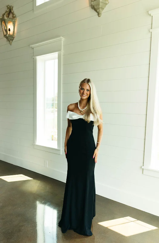 Off-The-Shoulder DressMarilyn Maxi Dress - Black/White