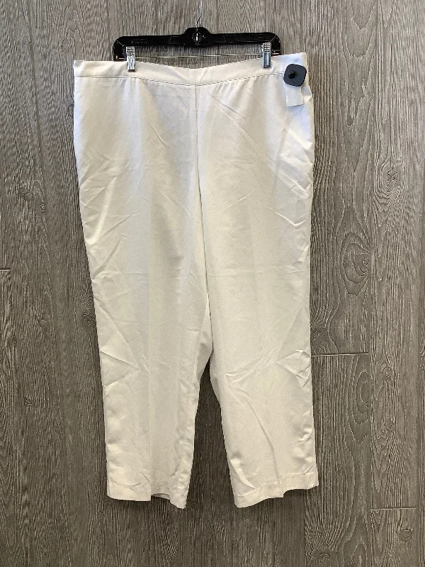 women's maternity pantsPants Cropped By Alfred Dunner In White, Size: 16