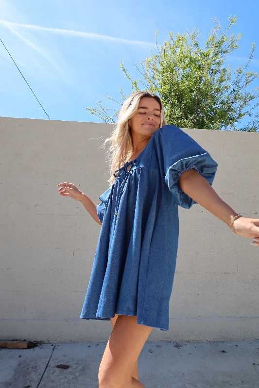 Scoop-Neck DressFIND ME NOW DENIM DRESS