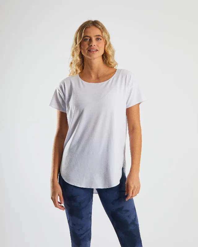 women's tops for those who want to add a personal touch to their wardrobe with unique and one-of-a-kind piecesOceana T-Shirt Optic White