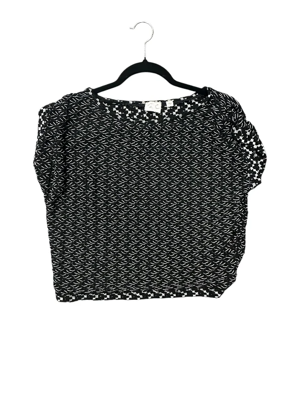 women's tops for those who prefer classic over trendy stylesTop Short Sleeve By Cmb In Black, Size: S