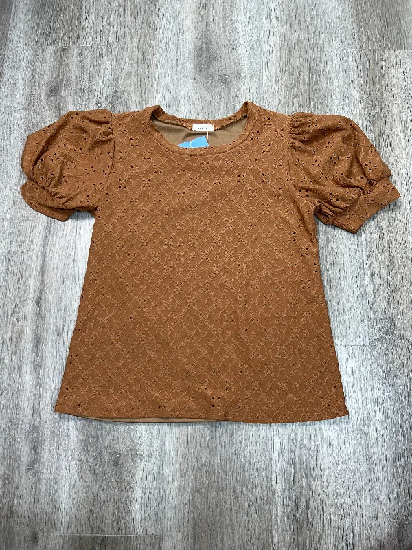 women's tops for cozy nights inTop Short Sleeve By Les Amis  In Brown, Size: M